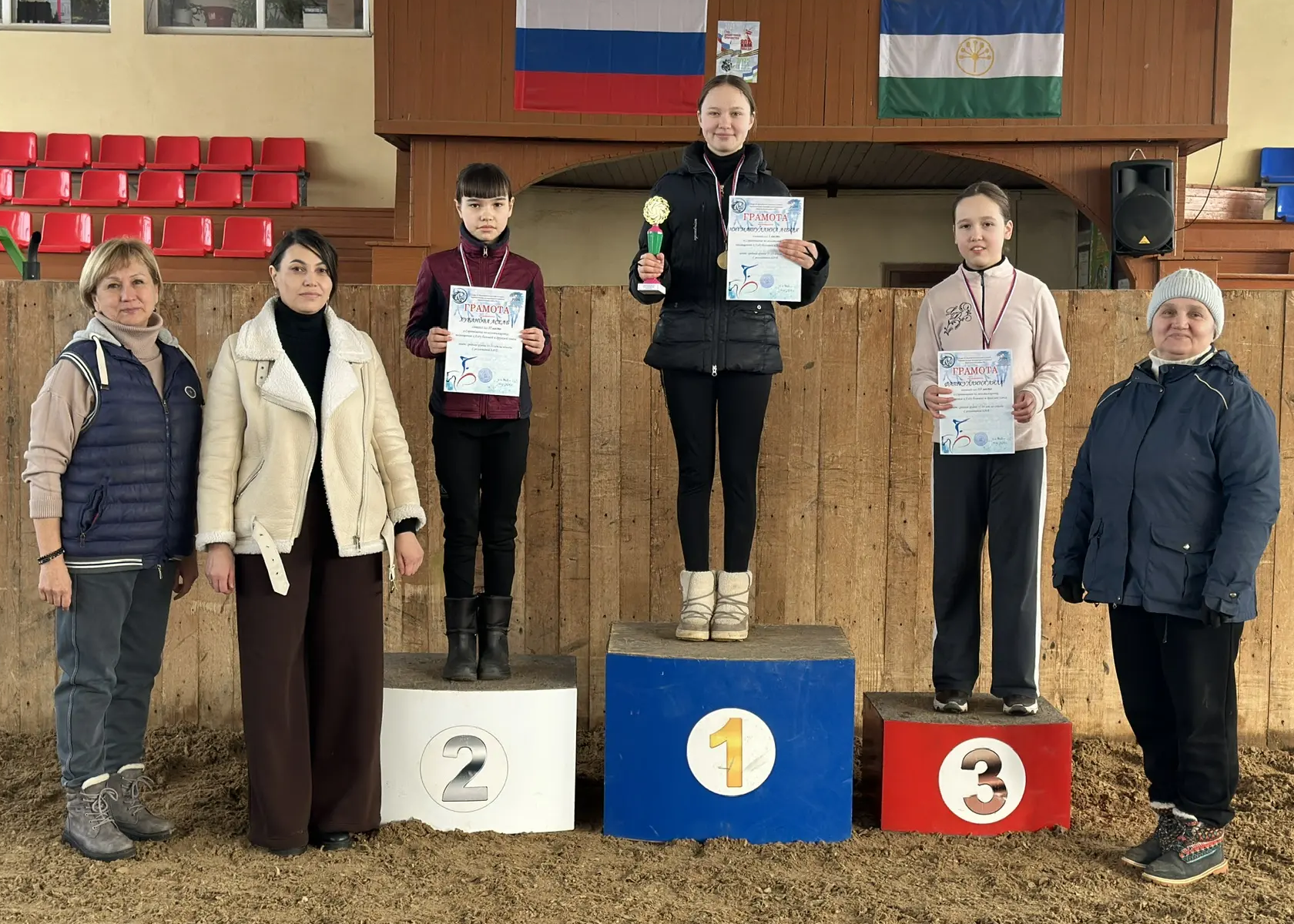 В Мелеузовском районе конники открыли Год большой и дружной семьи соревнованием