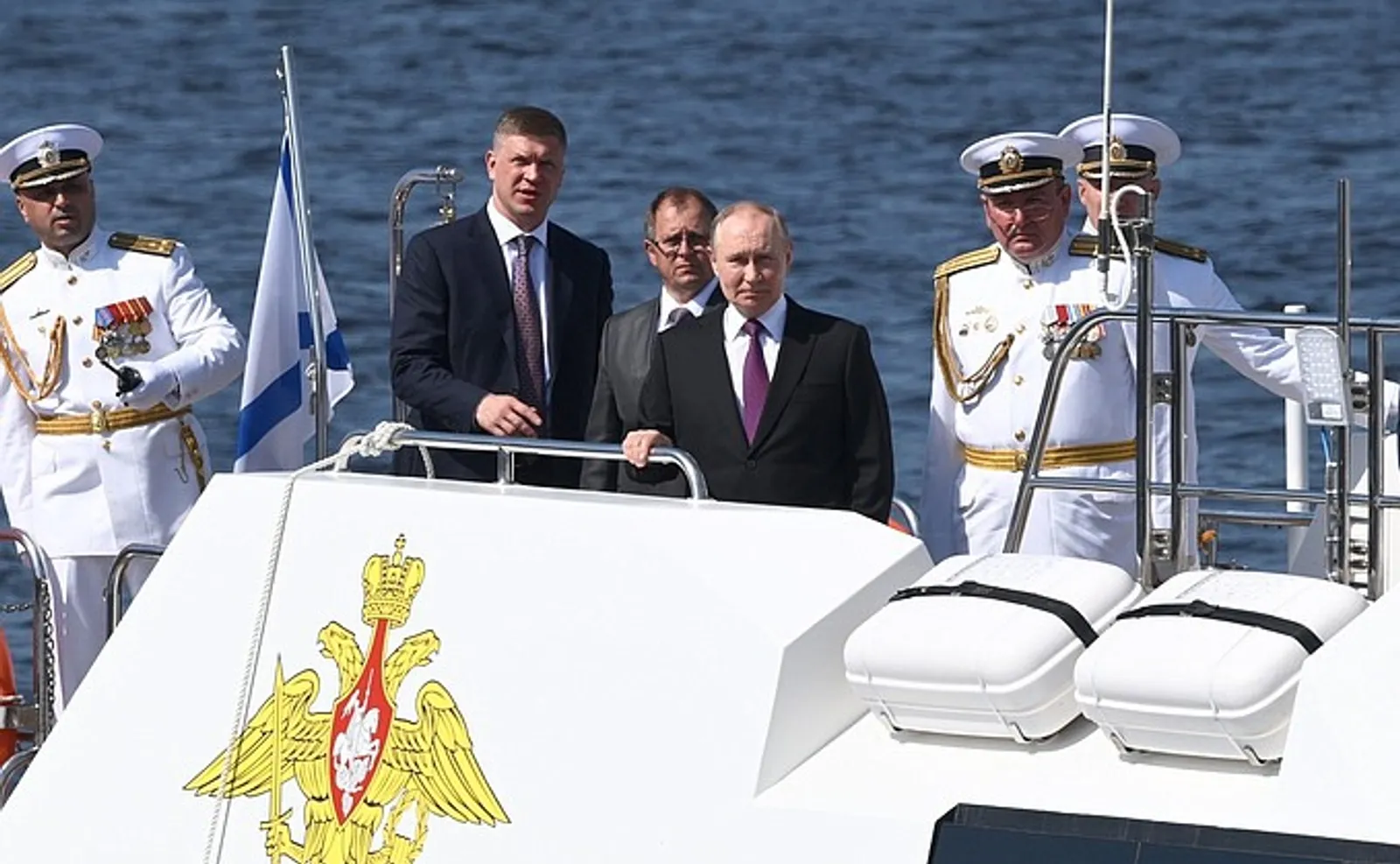 Владимир Путин принял участие в оперативных учениях «Июльский шторм»