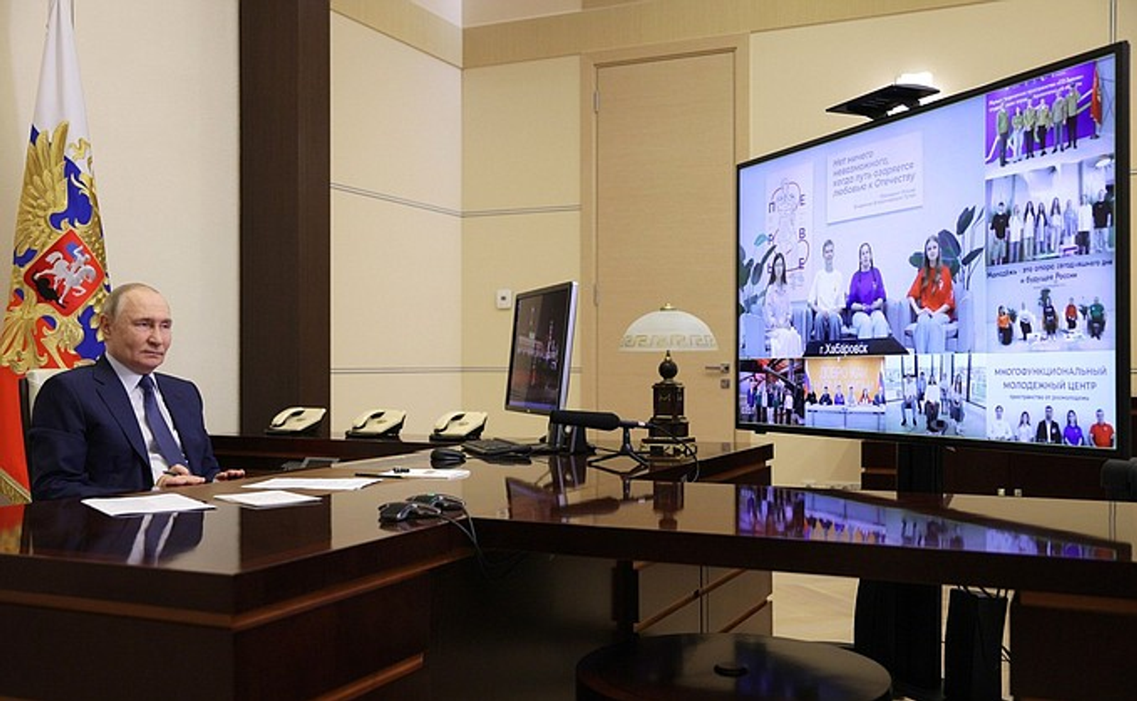 Президент принял участие в открытии молодёжных центров в регионах