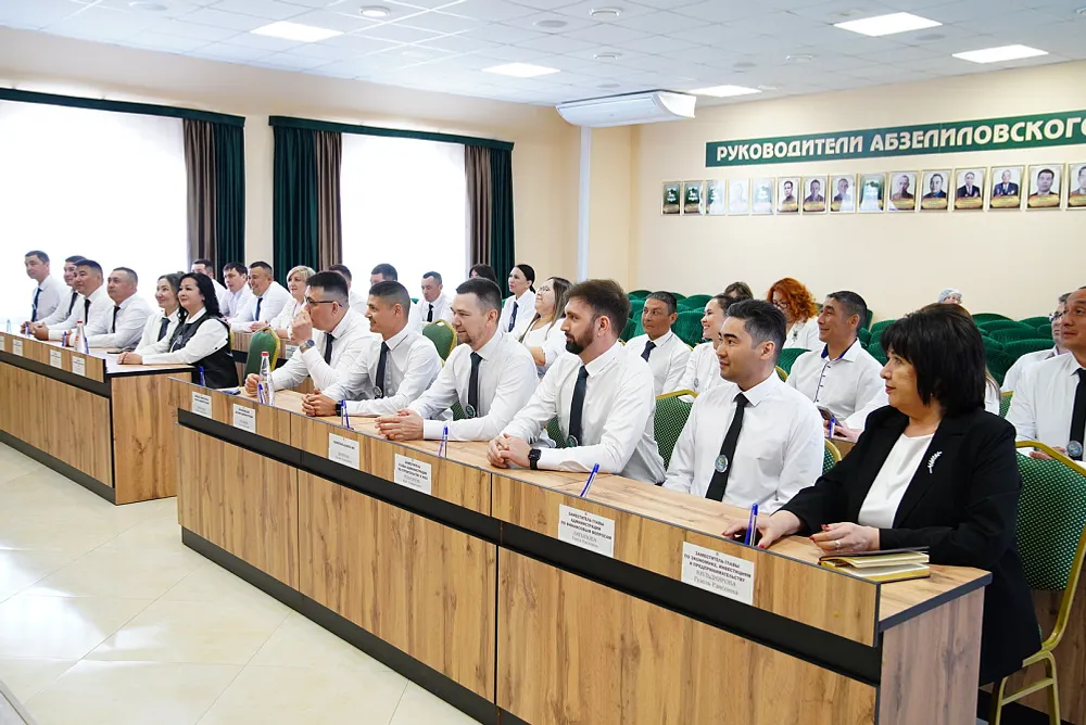 Глава Башкирии встретился с главами муниципалитетов Зауралья и предпринимателями