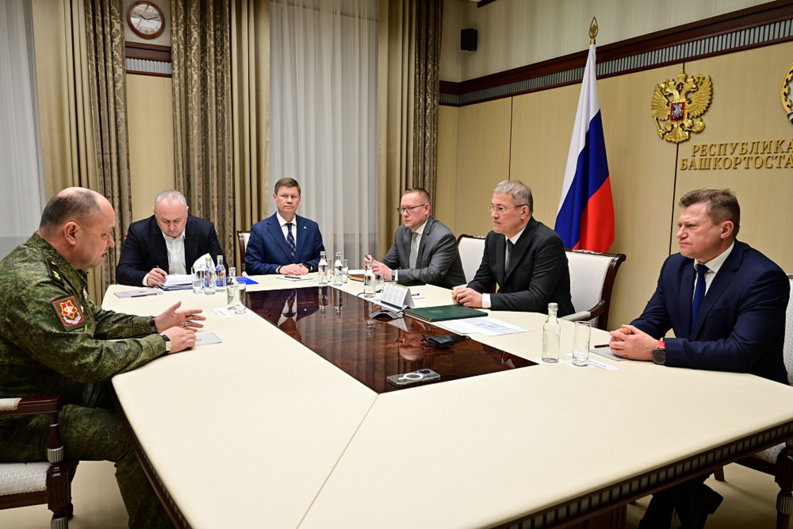 Прошла встреча с врио командующего войсками ЦВО Дмитрием Овчаровым