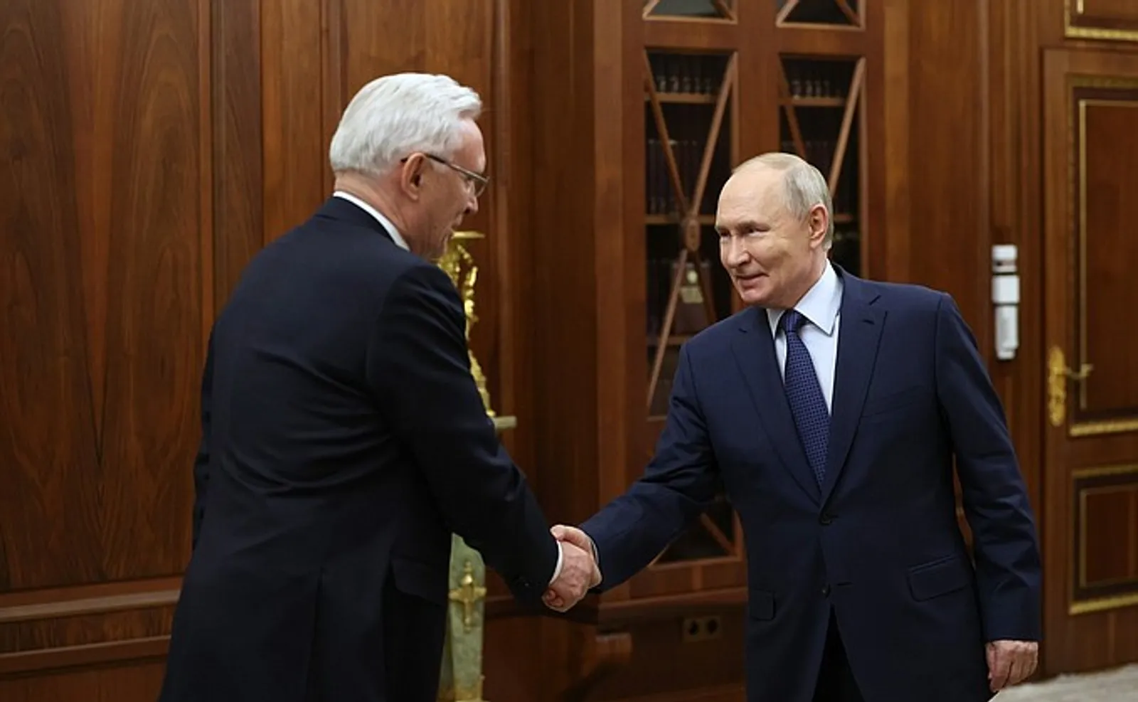 Президент провёл встречу с генеральным директором ПАО «КамАЗ»