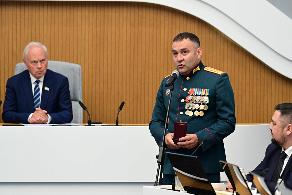 Радий Хабиров вручил ордена генерала Шаймуратова участникам СВО из Башкирии