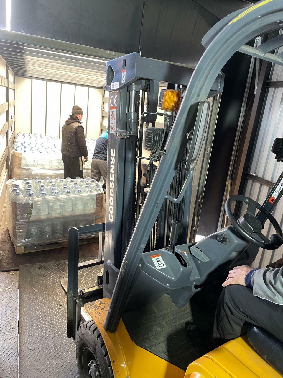 Депутаты Курултая Башкирии отправили питьевую воду пострадавшим жителям Орска