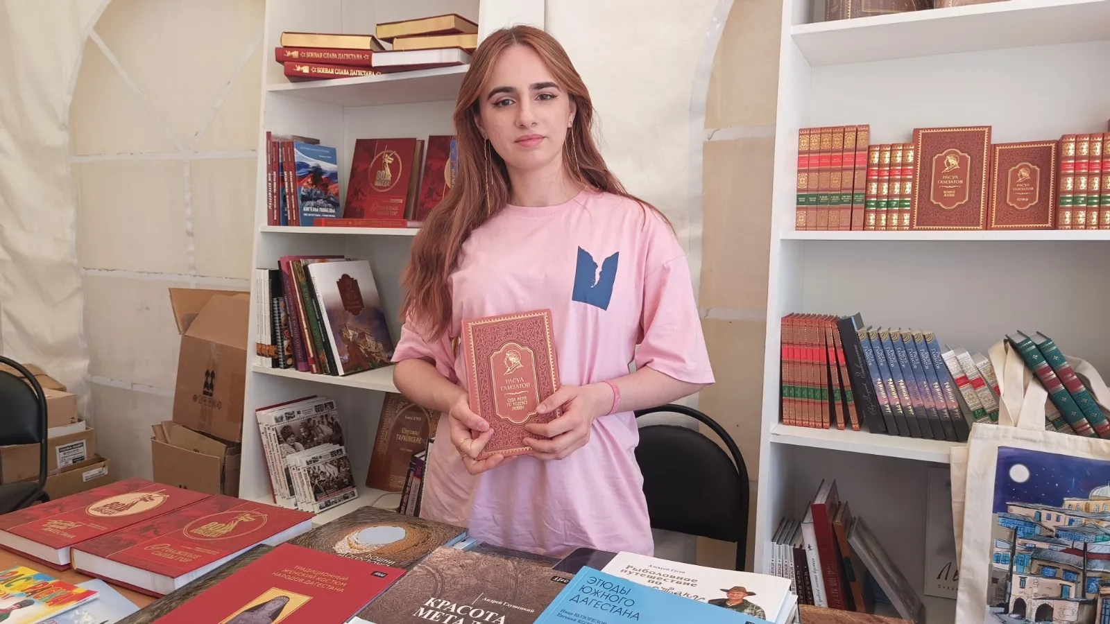 Гостья из Дагестана рассказала, что на книжной ярмарке в Уфе много редких книг