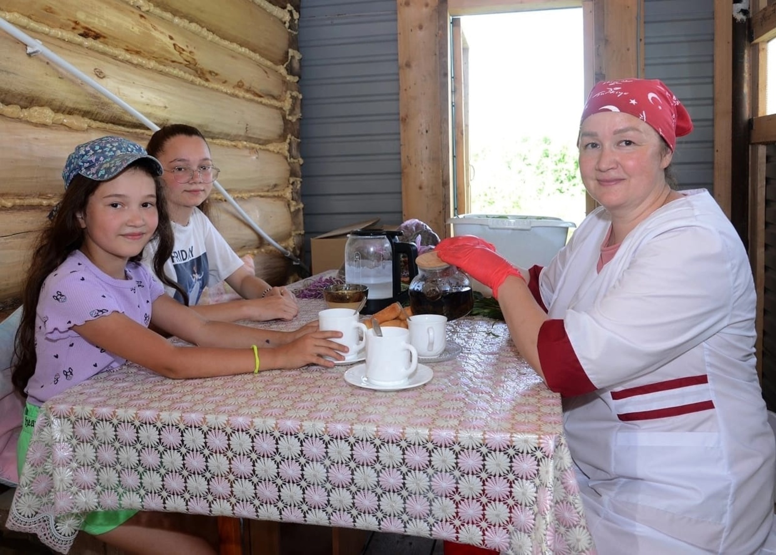 Жительница Башкирии построила бизнес на чае из сорняка