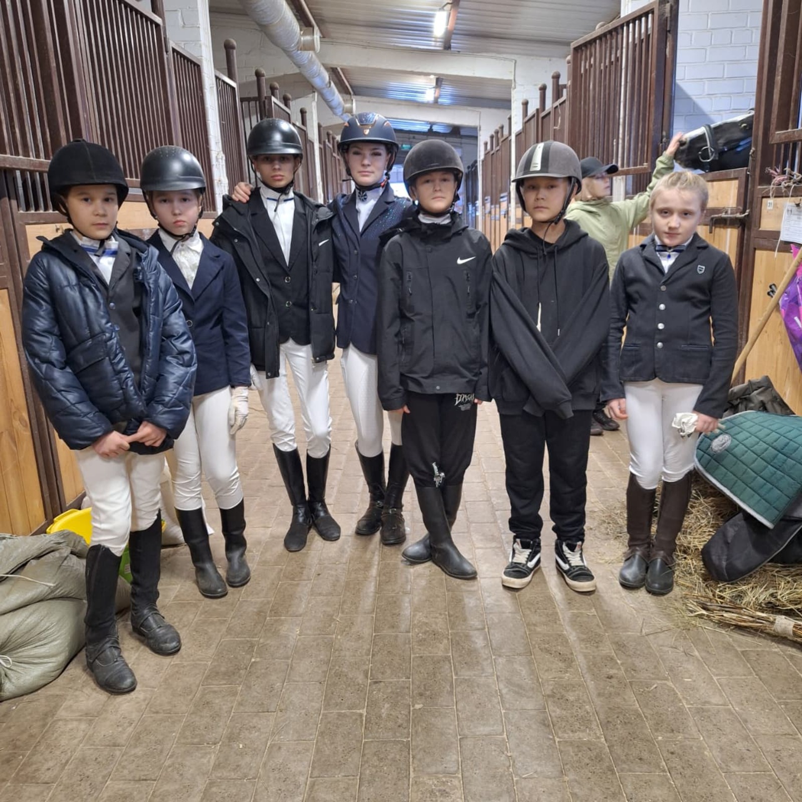 Мелеузовские конники привезли медали из Оренбургской области