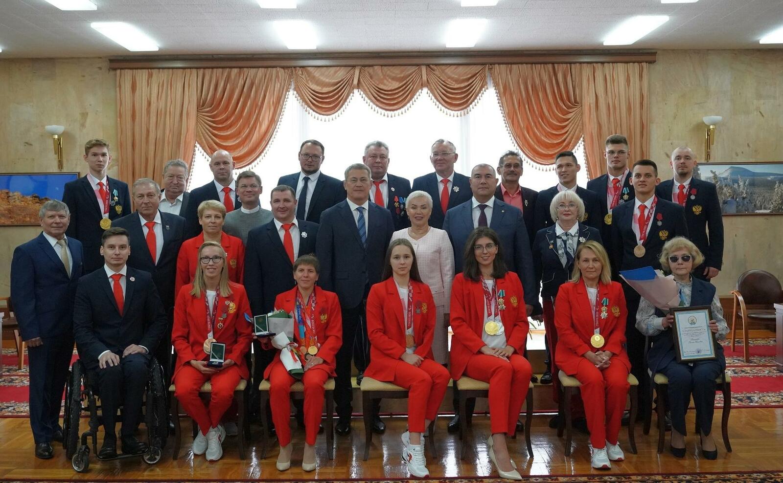 Радий Хабиров встретился с участниками XVI Паралимпийских летних игр