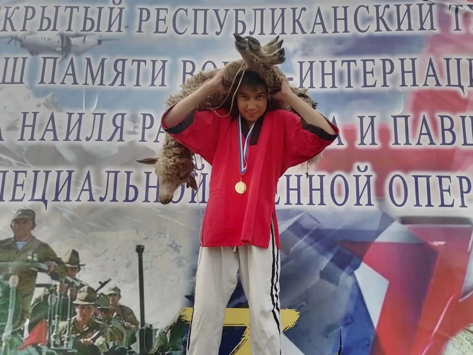 Мелеузовские борцы в Стерлибашево завоевали медали и взяли главный приз - барана
