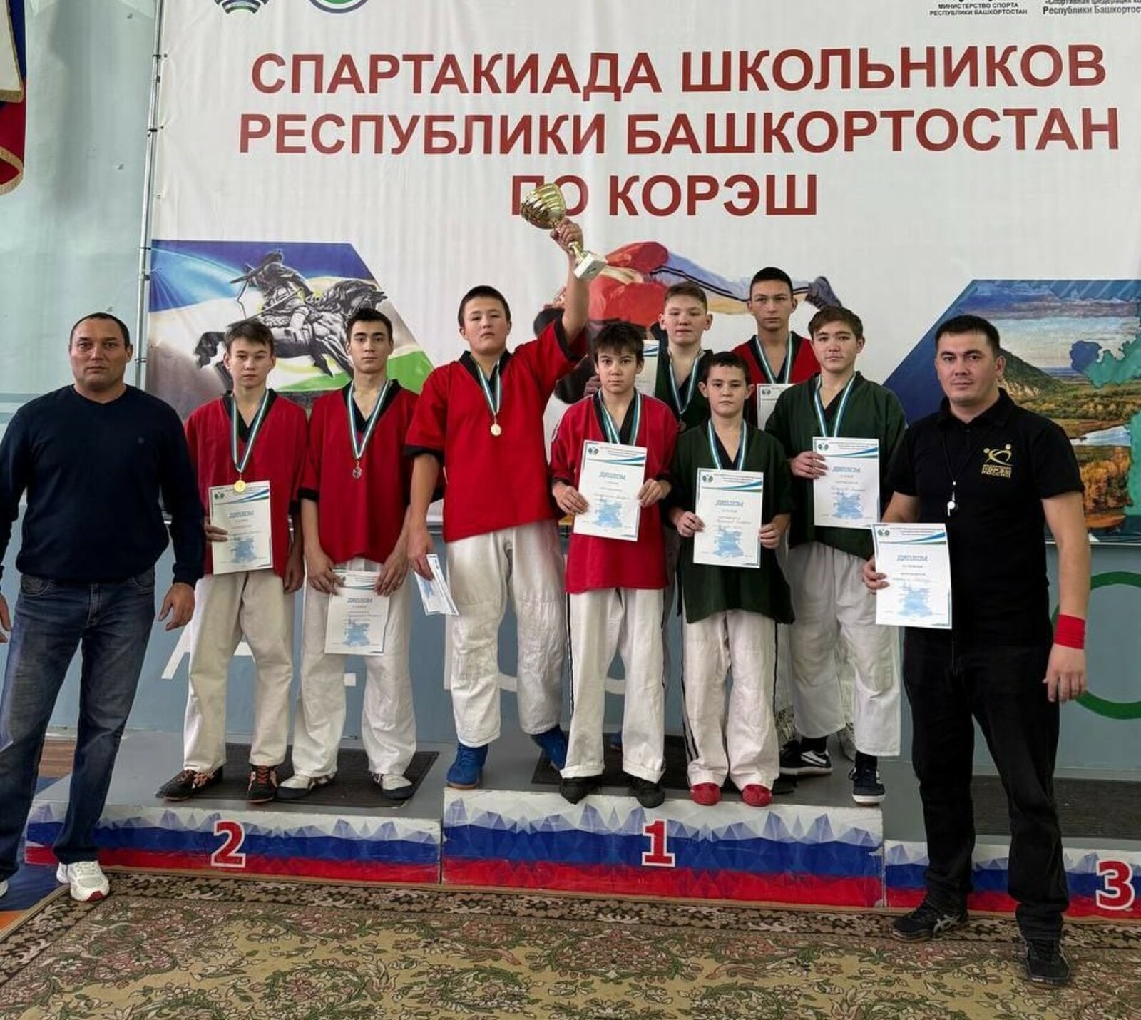 Борцы Мелеузовского района взяли девять медалей и золотой кубок в Стерлитамаке