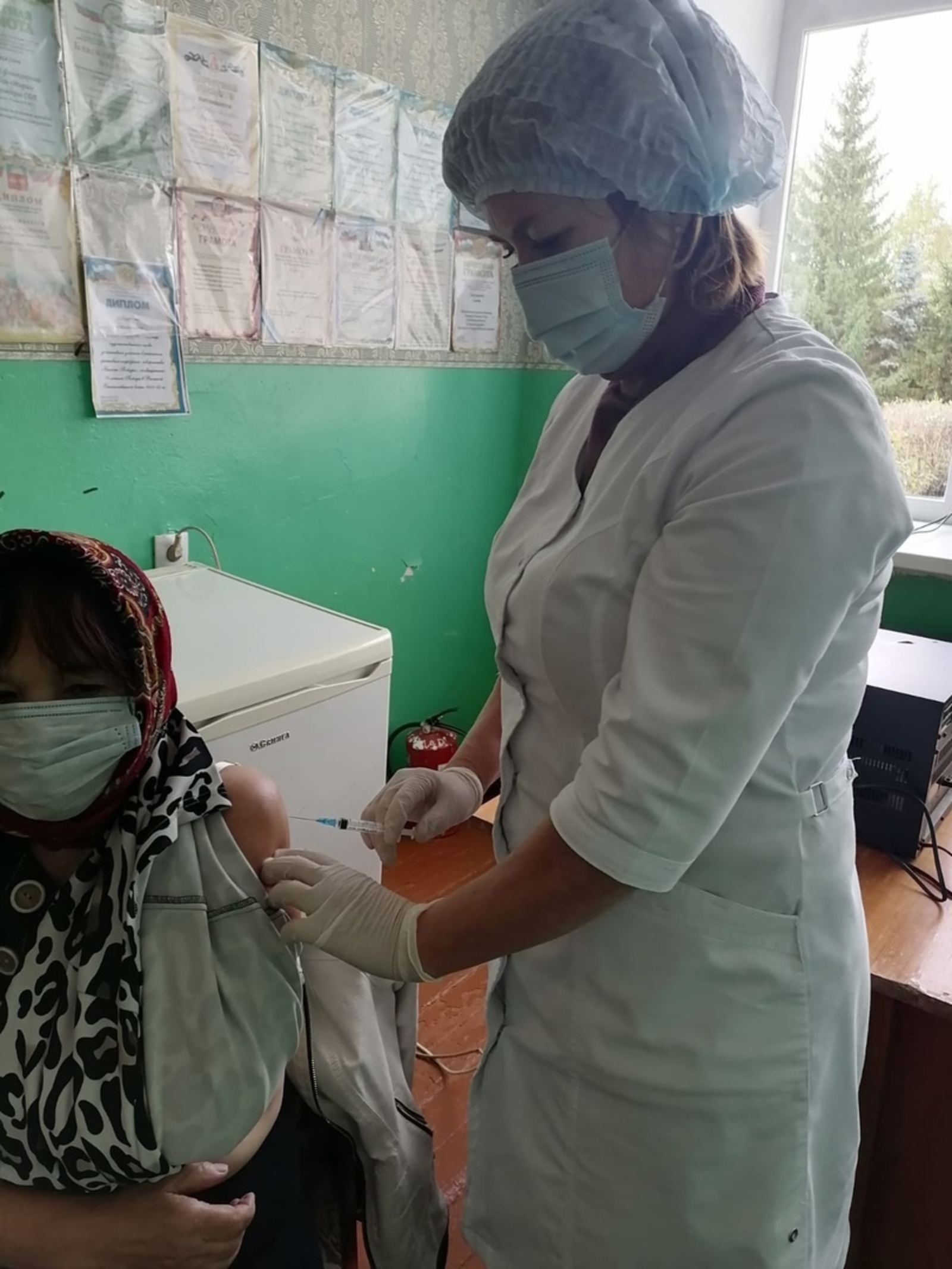 Жители Буздяка смогли вакцинироваться прямо на избирательных участках