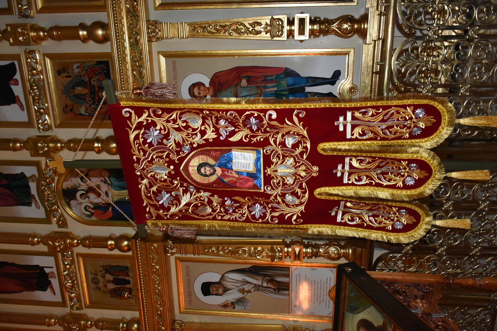 Завтра православные празднуют Покров Пресвятой Богородицы