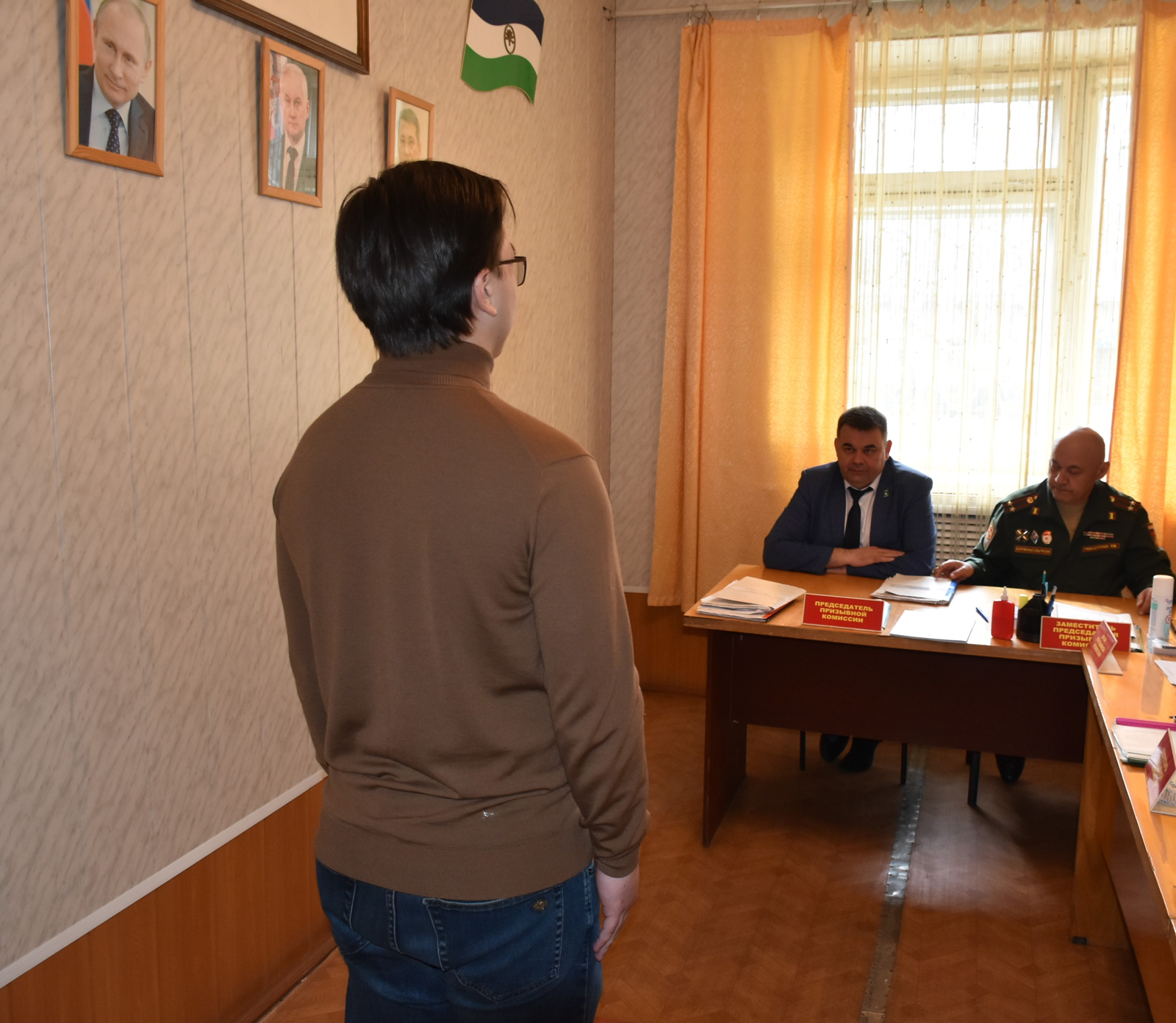 В Мелеузовском военном комиссариате проходят заседания призывной комиссии