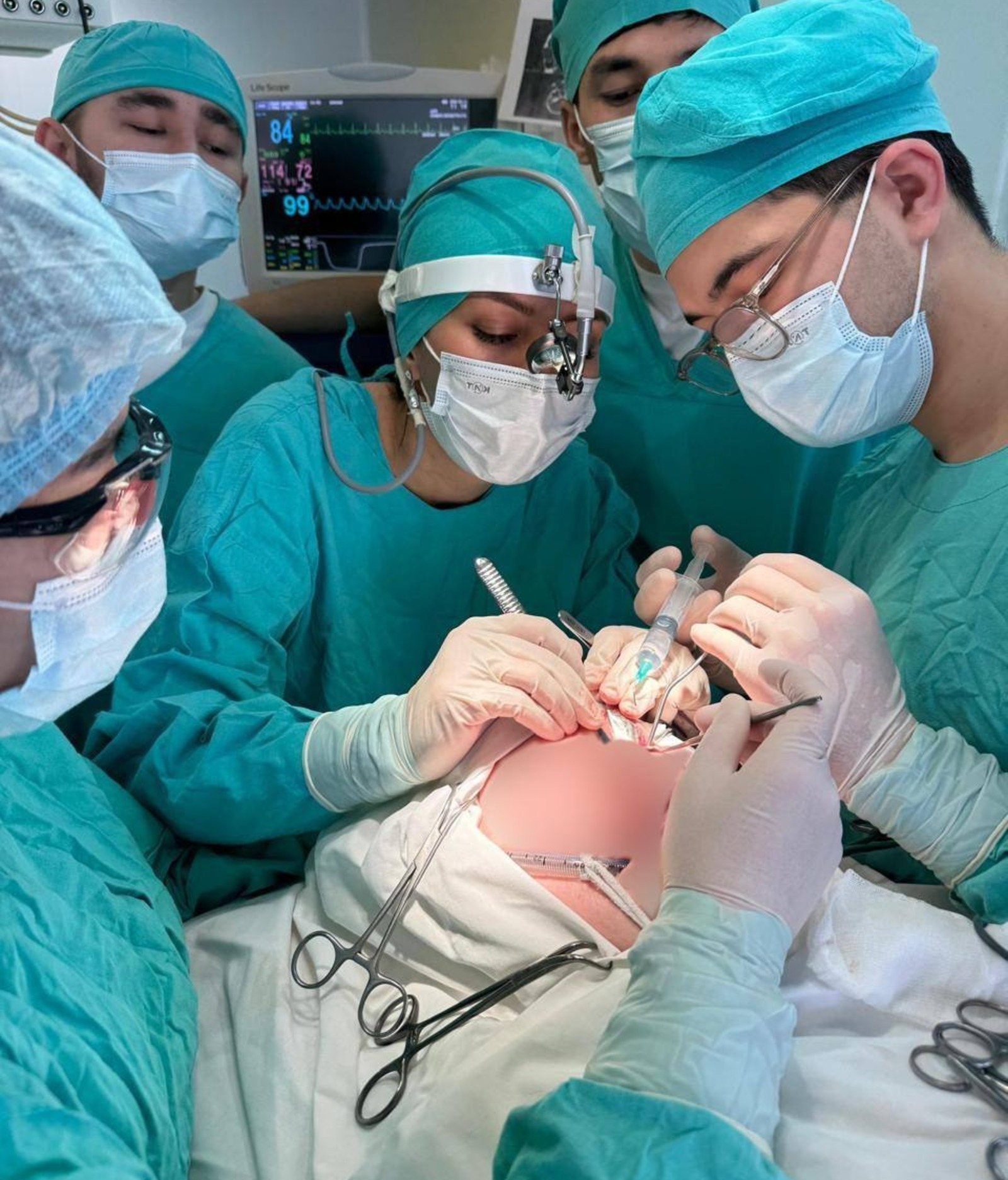 На стыке науки и практики: Уфимские врачи и ученые восстановили лицо бойцу СВО