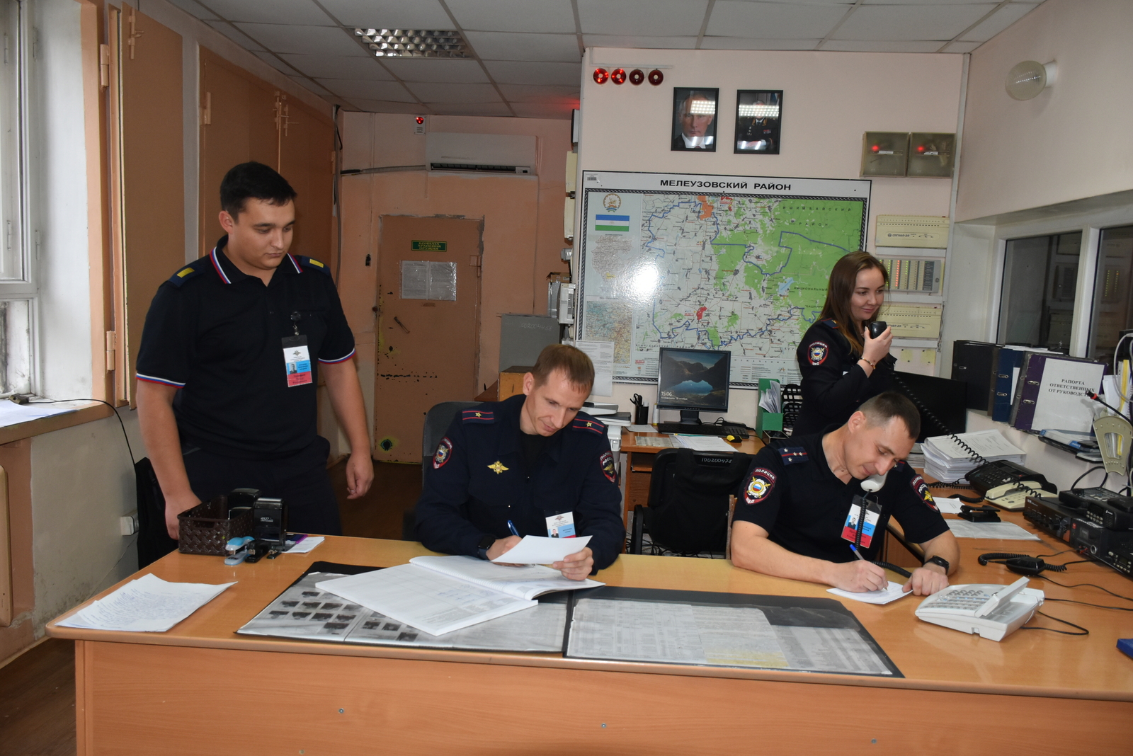 Телефонные звонки и интернет-сообщения могут довести до террора. Смотрим видео