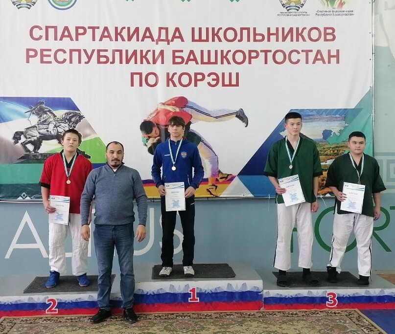 Борцы Мелеузовского района взяли девять медалей и золотой кубок в Стерлитамаке