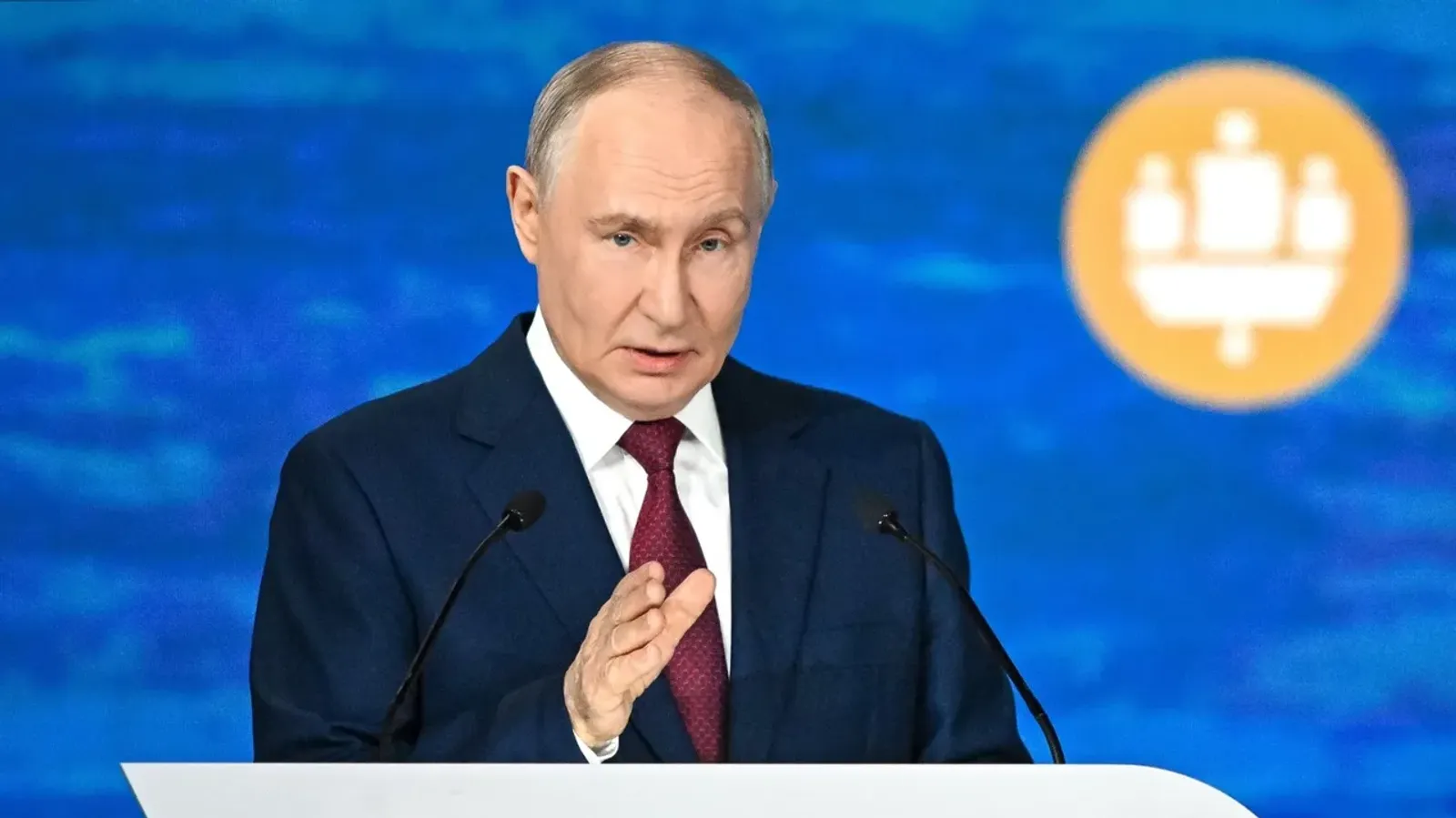 Владимир Путин отметил успехи Башкирии на ПМЭФ