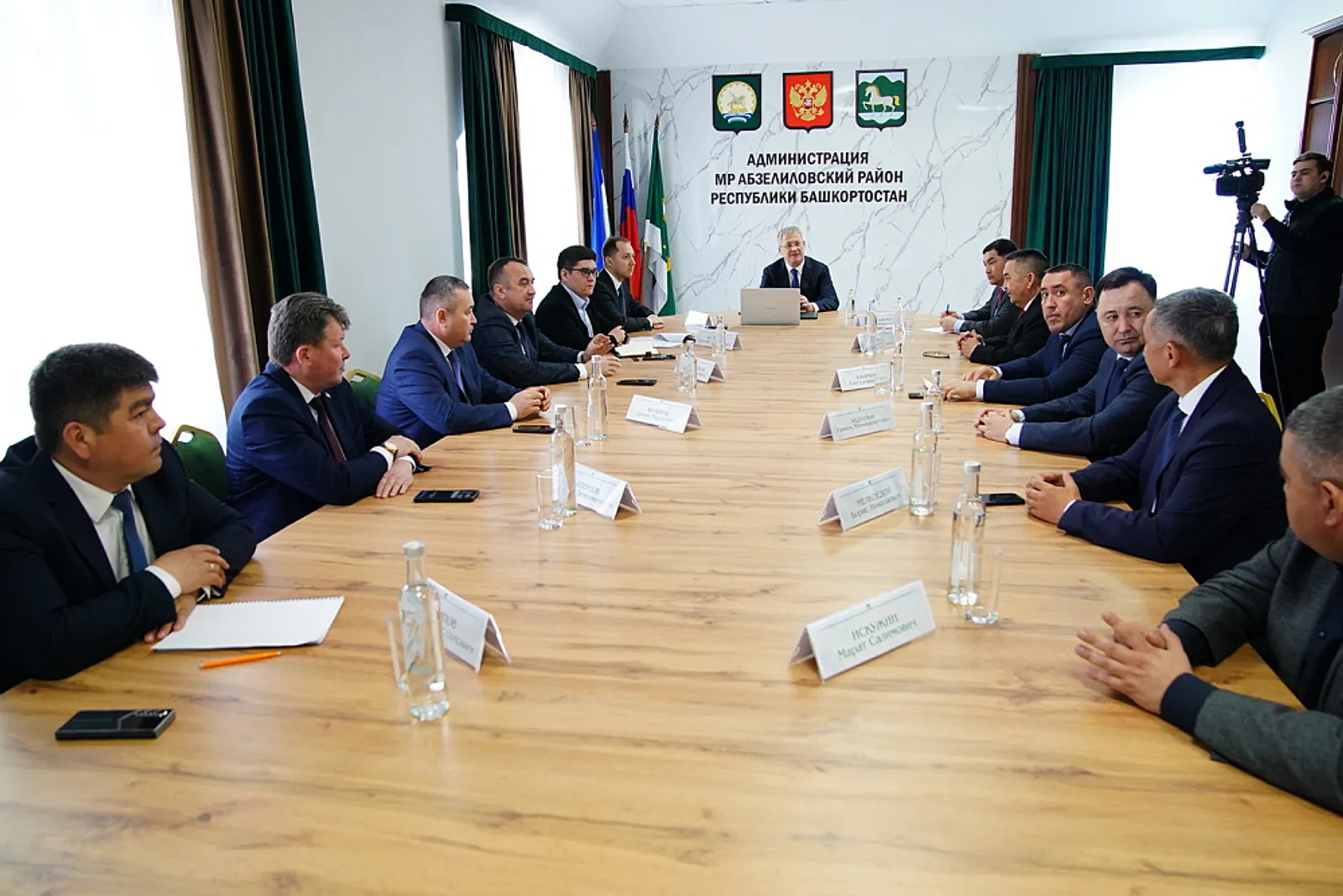 Глава Башкирии встретился с главами муниципалитетов Зауралья и предпринимателями