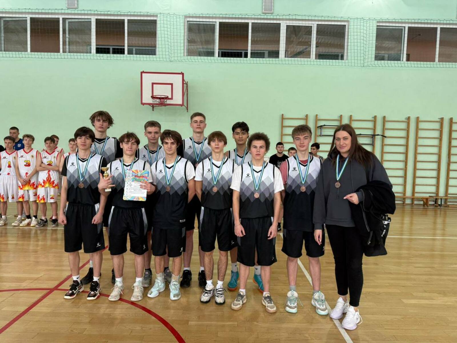 Баскетболисты из Мелеуза стали бронзовыми призёрами регионального турнира