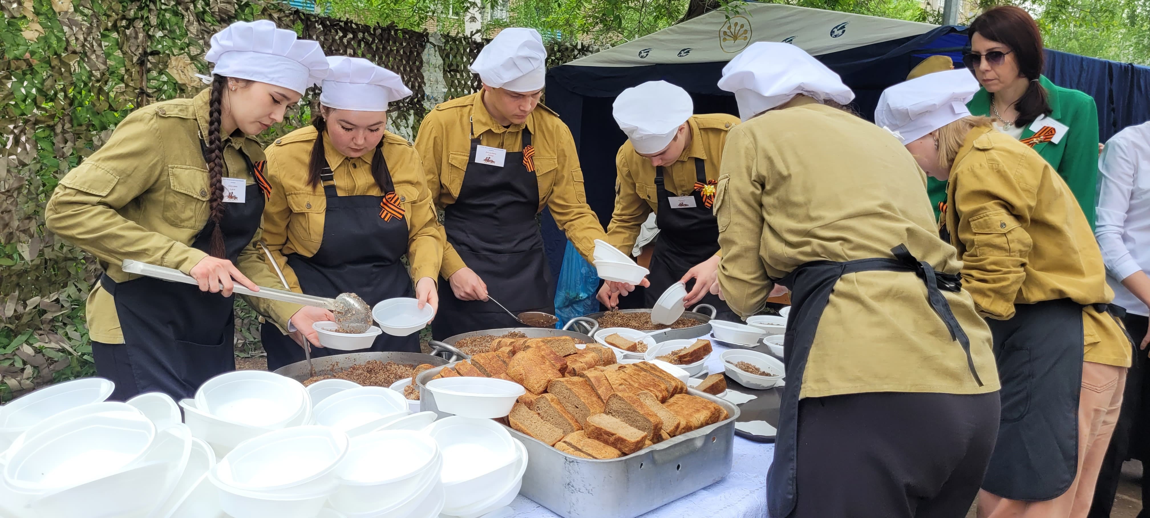 «На привале» с ветеранами: Мелеуз отметил 80-летие Победы теплом воспоминаний