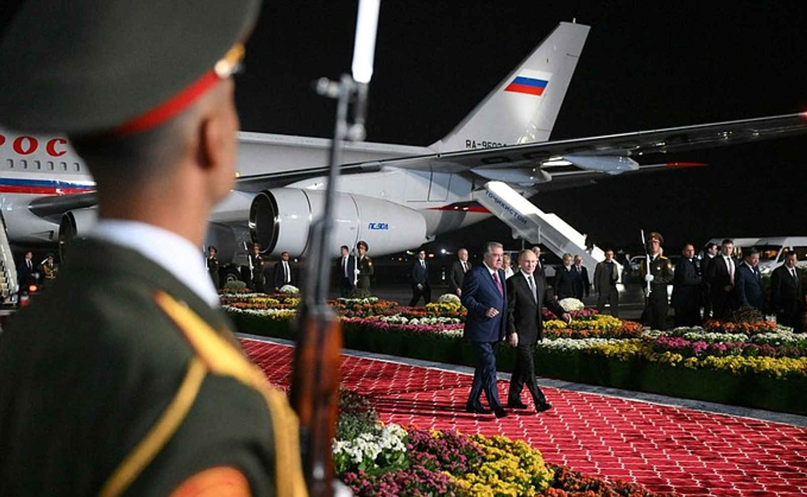 Владимир Путин с госвизитом отправился в Республику Таджикистан