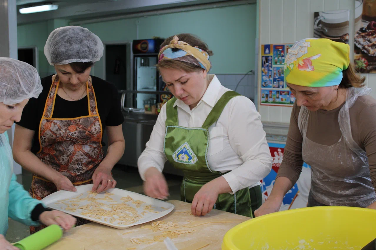 Как в Мелеузе готовят гостинцы для бойцов