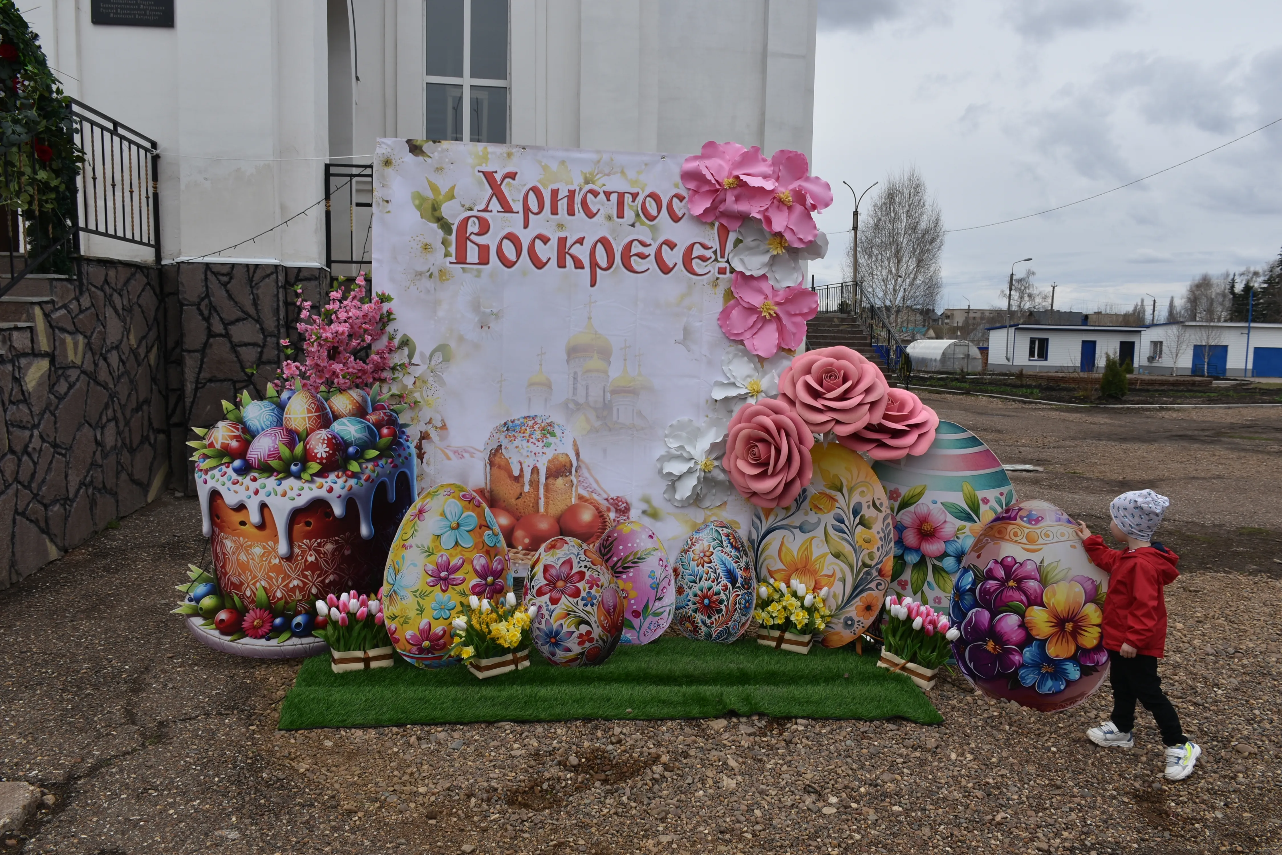 В храме Мелеуза в ночь на воскресенье православные встретили Пасху Христову