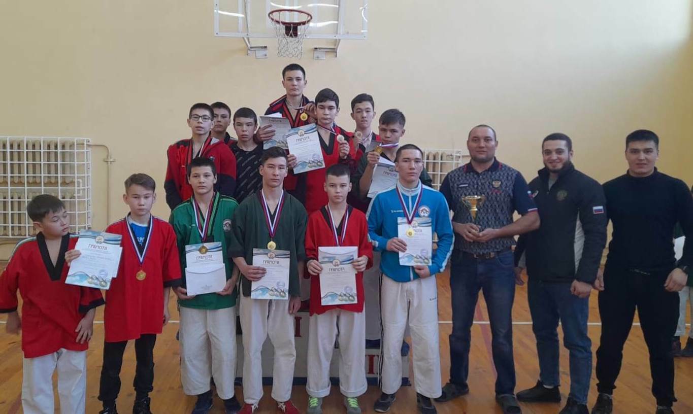 Десяток медалей привезли из Стерлибашево мелеузовские борцы