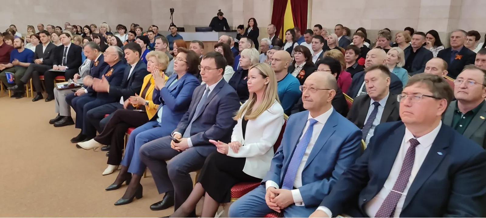 В Уфе прошло торжественное собрание, посвящённое Первомаю