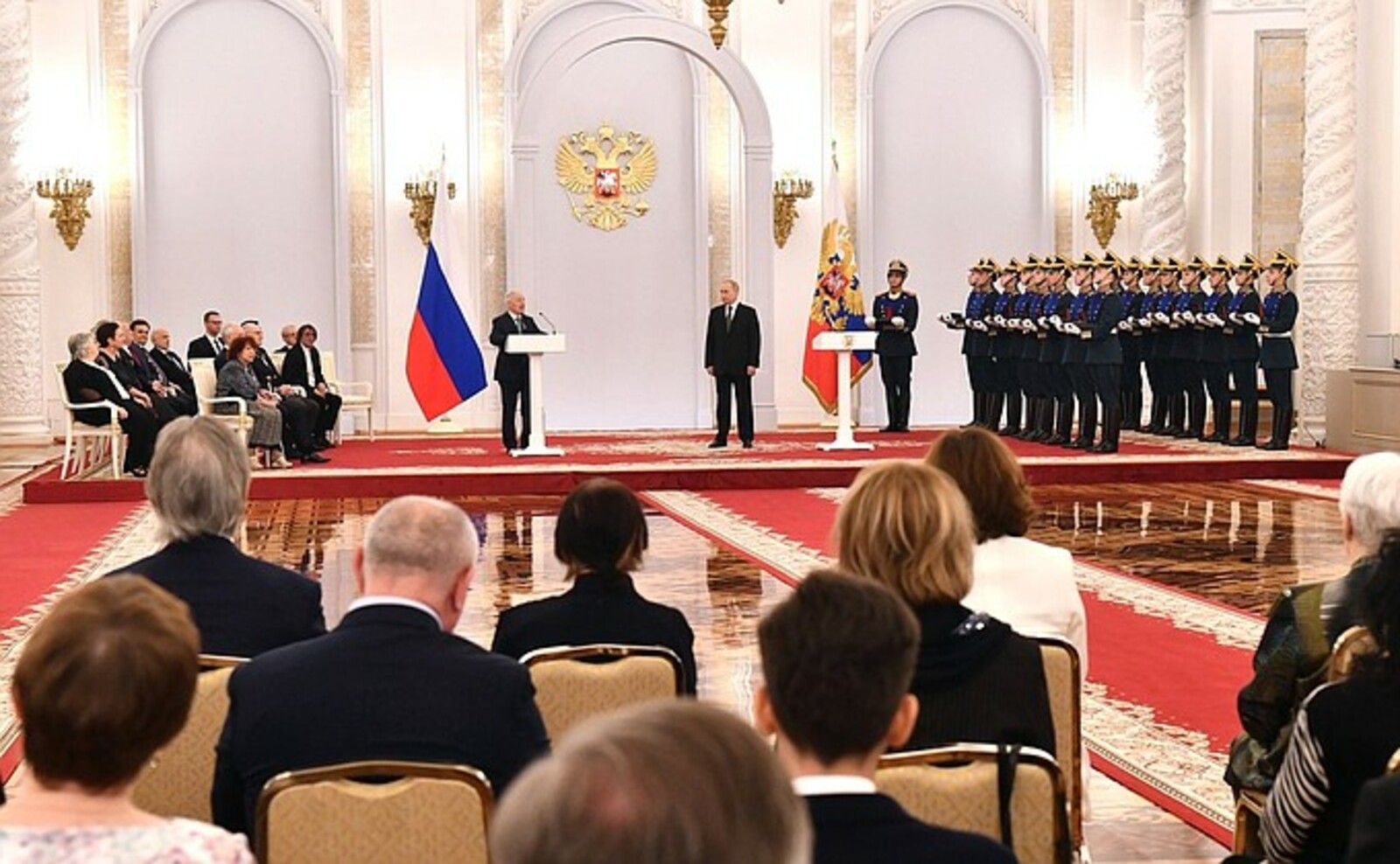 Владимир Путин вручил медали Героя Труда и Государственные премии
