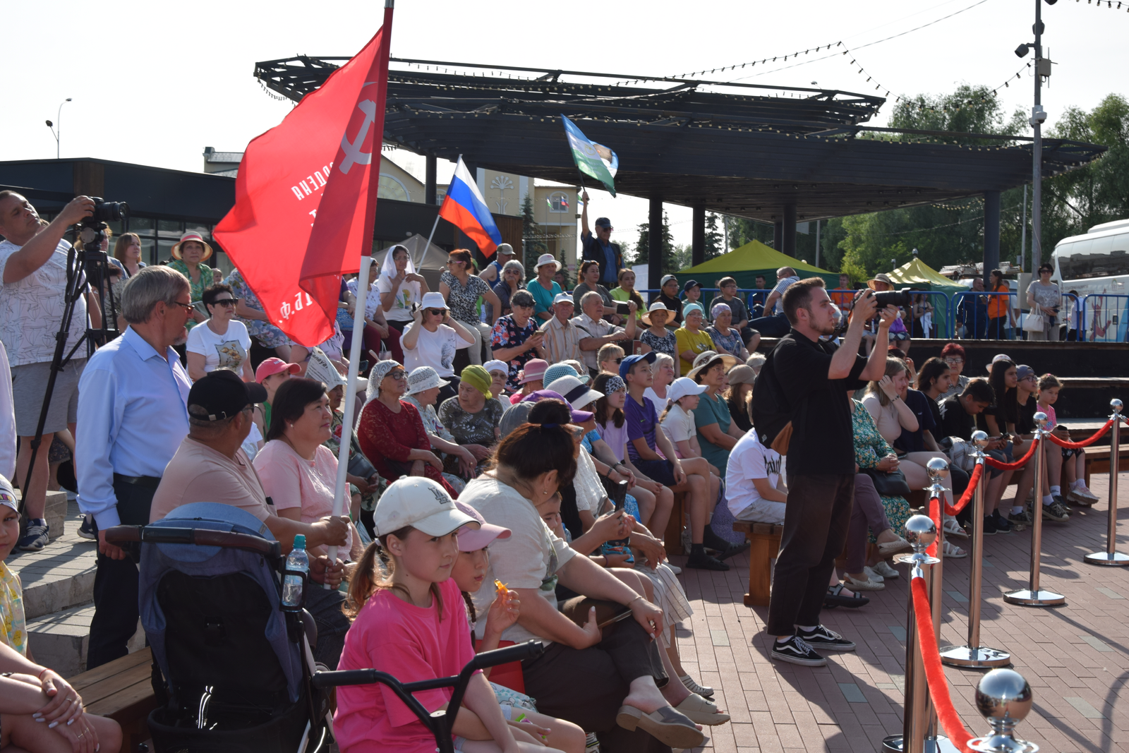 В Мелеузе масштабно и празднично встретили День России