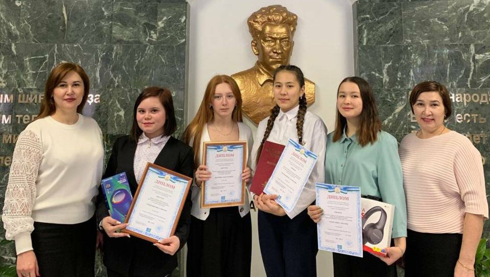 Мелеузовские школьники стали победителями и призёрами межрегиональной олимпиады по башкирскому языку и литературе