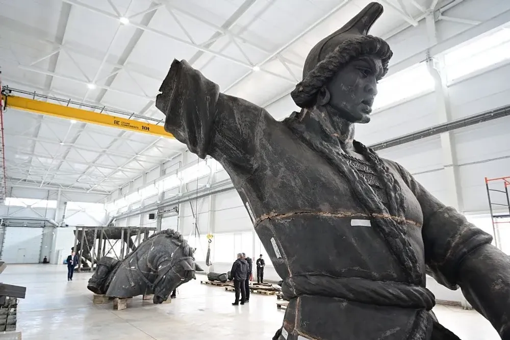 Глава Башкирии допустил два варианта восстановления памятника Салавату Юлаеву