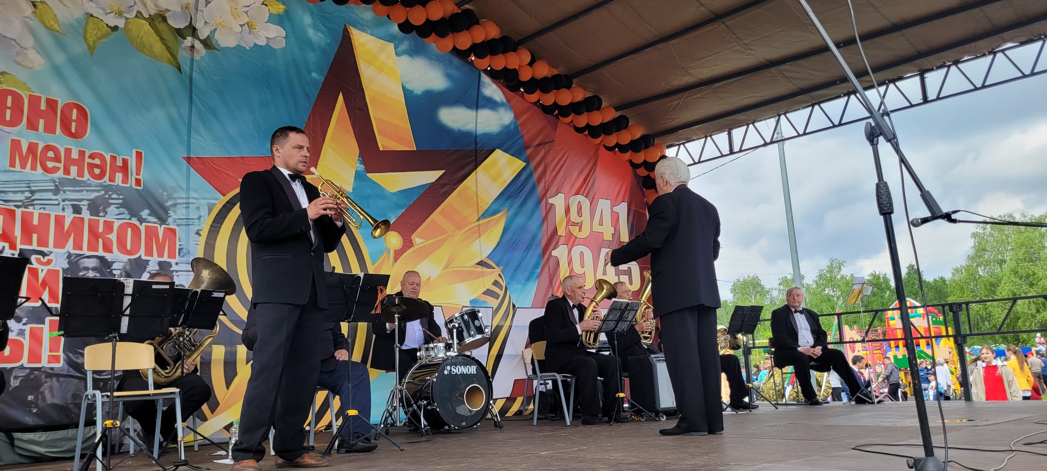 «На привале» с ветеранами: Мелеуз отметил 80-летие Победы теплом воспоминаний