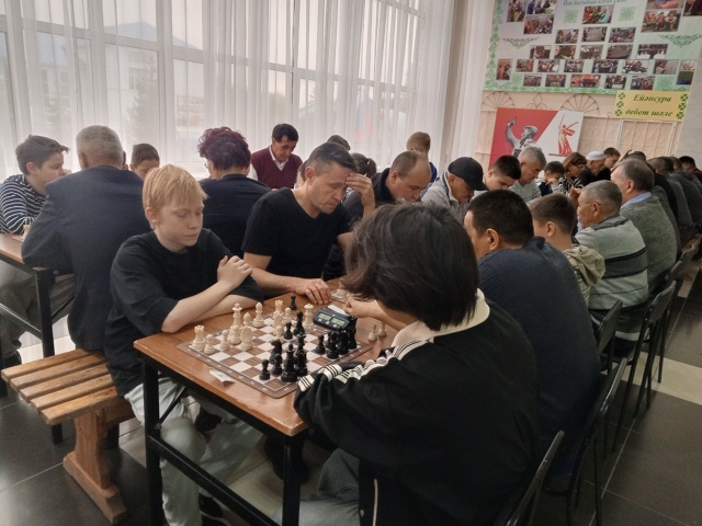 Шахматисты из Мелеуза сыграли в Исянгулово