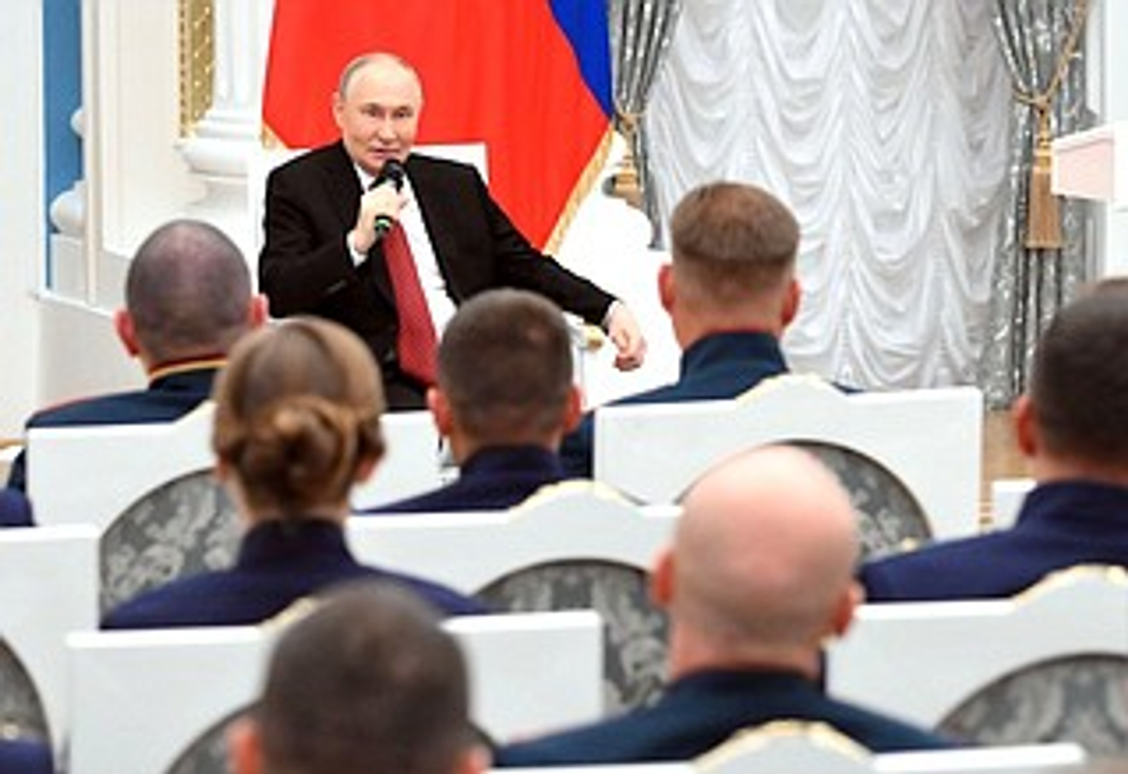 Владимир Путин встретился с участниками программы «Время героев»