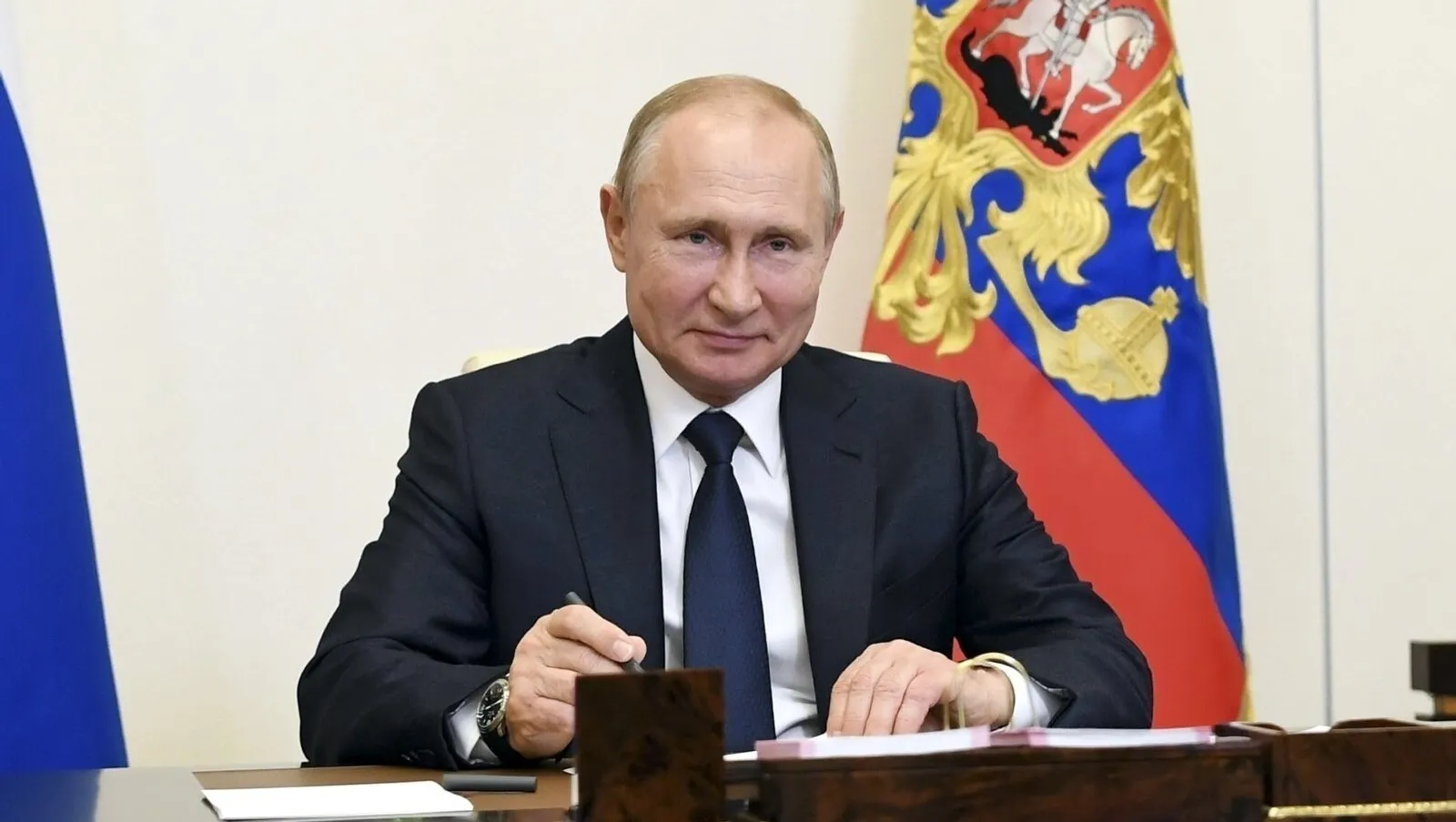 Глава Башкирии поздравил Владимира Путина с днём рождения