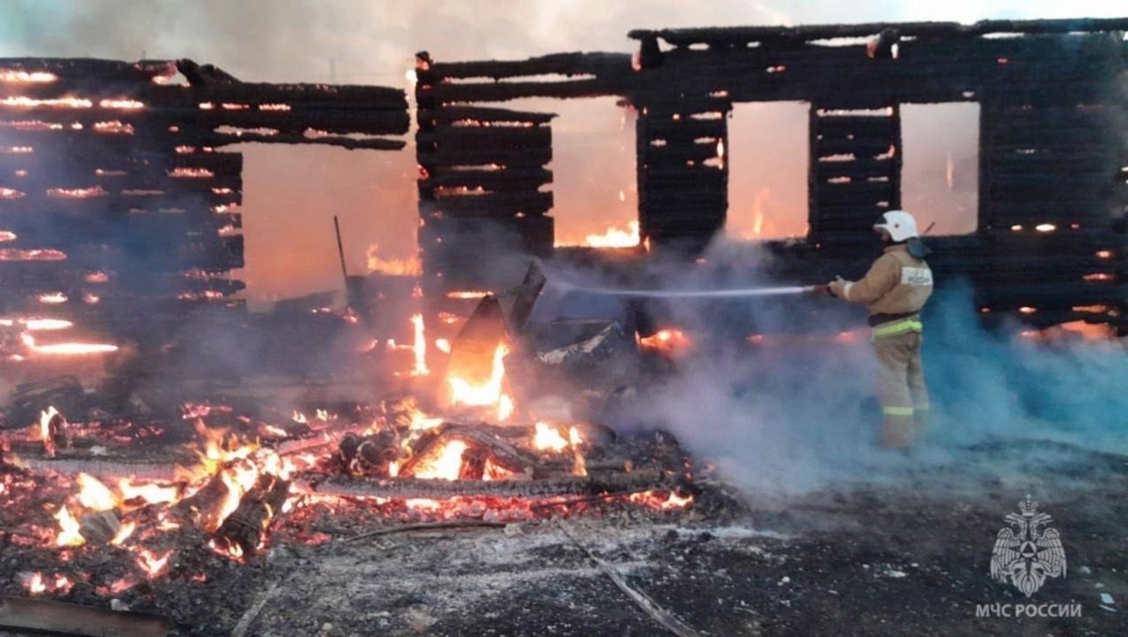 Страшный пожар в Башкирии: заживо сгорели четыре человека, в том числе подросток