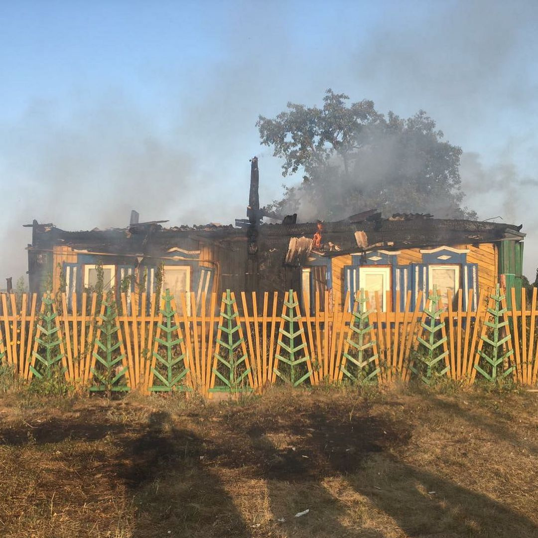 В д. Айтуган Мелеузовского сельсовета пожар возник в доме многодетной семьи