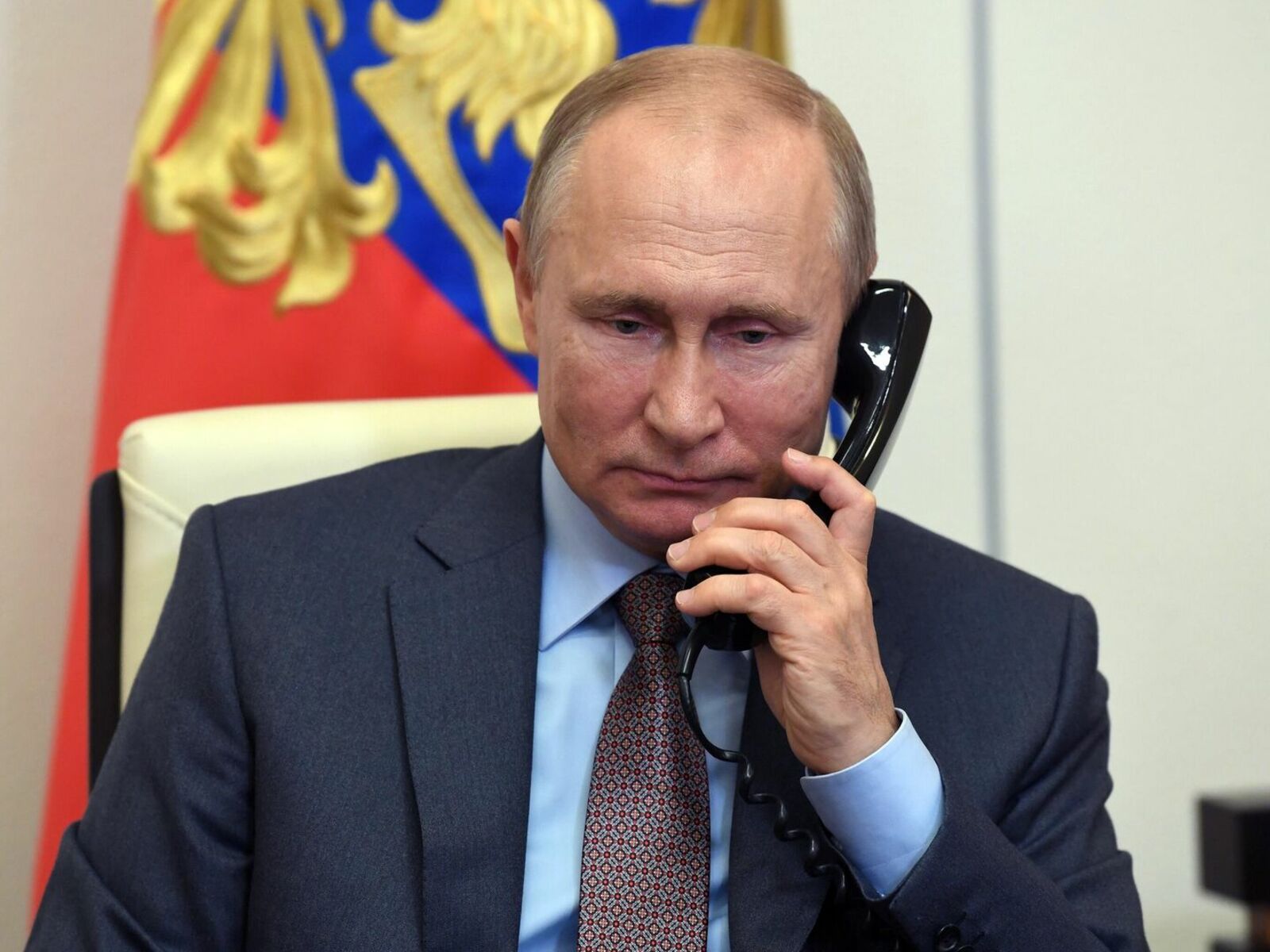 Владимир Путин провёл телефонный разговор с Президентом Белоруссии Александром Лукашенко
