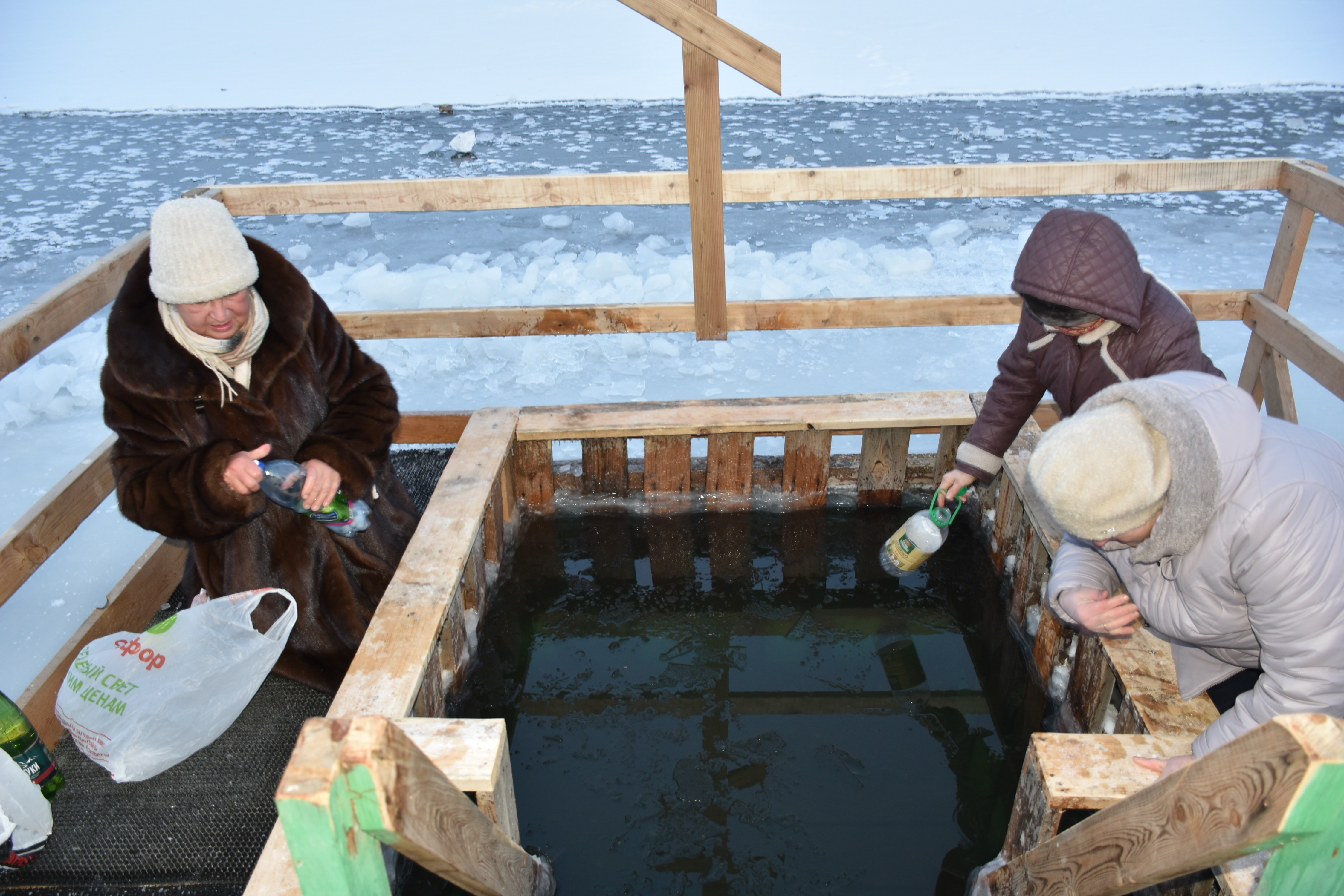 В городе Мелеузе и Мелеузовском районе православные отмечают Крещение Господне