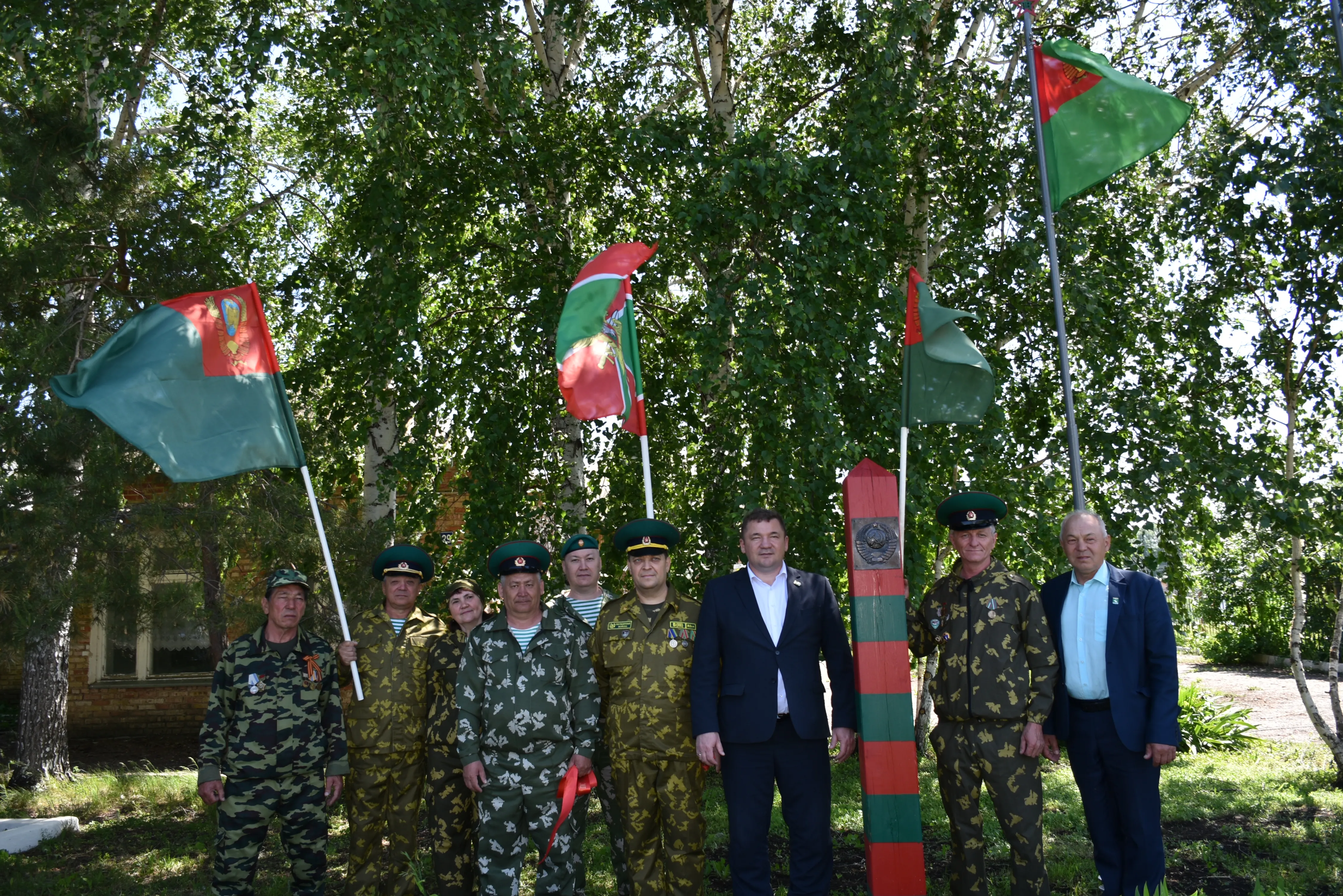 В Сыртланово Мелеузовского района открыли памятный знак ветеранам-пограничникам