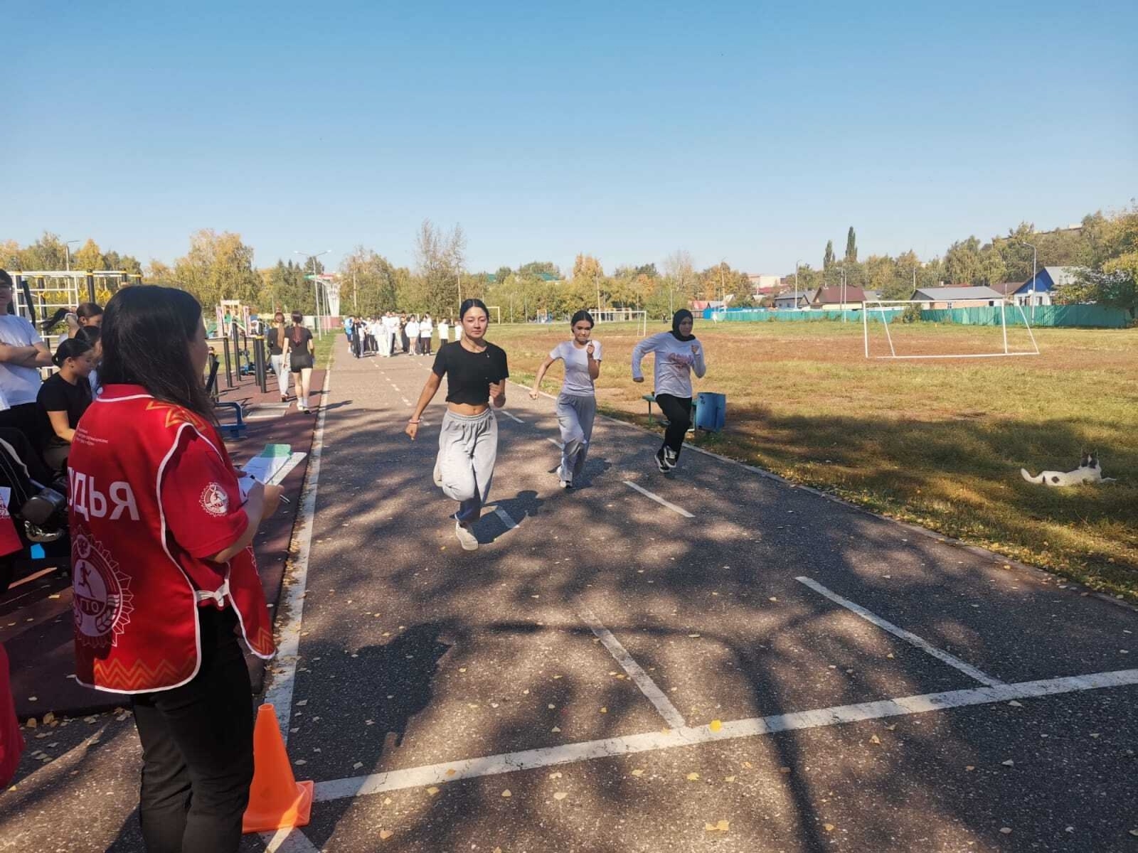 Старшеклассники 4 школ Мелеуза сдали нормы комплекса «Готов к труду и обороне»
