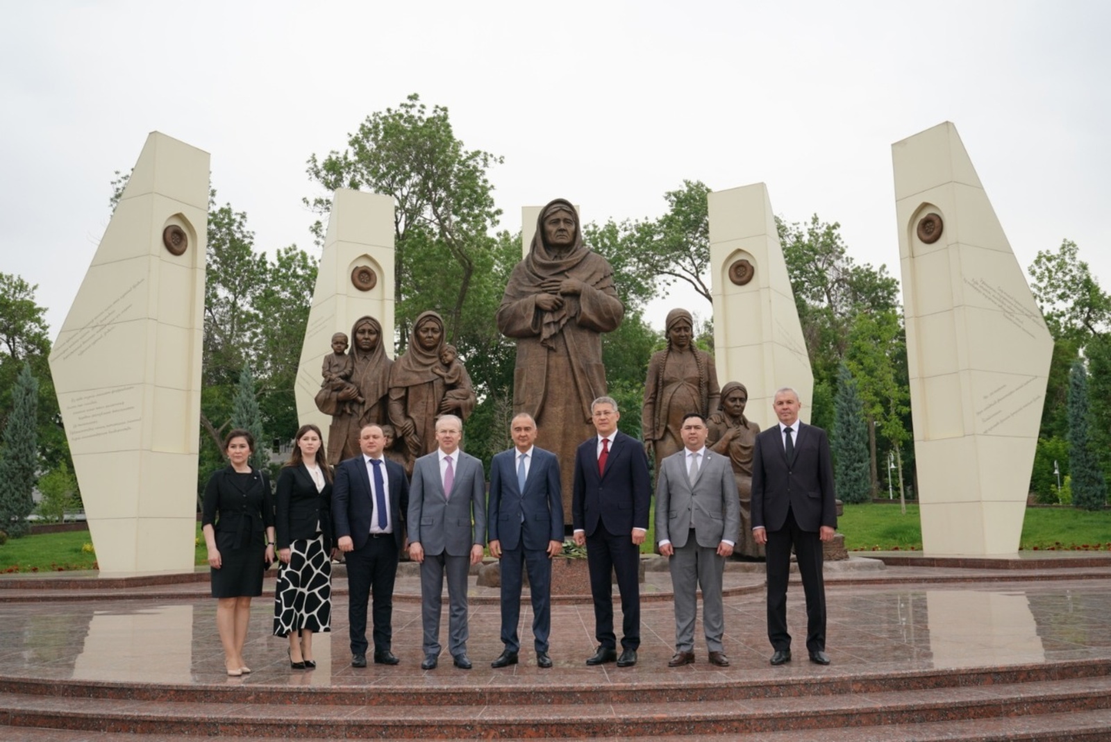 Делегация Башкортостана посетила мемориальный комплекс «Ода стойкости» в Узбекистане