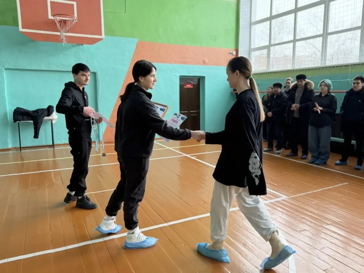 В Мелеузе команды сельсоветов соревновались в стрельбе из электронной винтовки