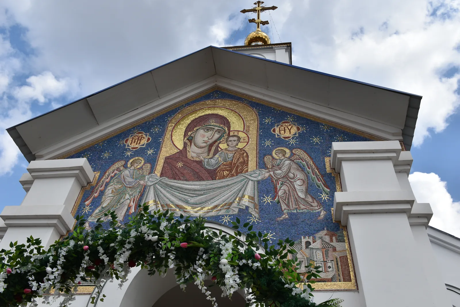 Православные 19 апреля отмечают Антипасху (Красную горку), 21 апреля - Радоницу