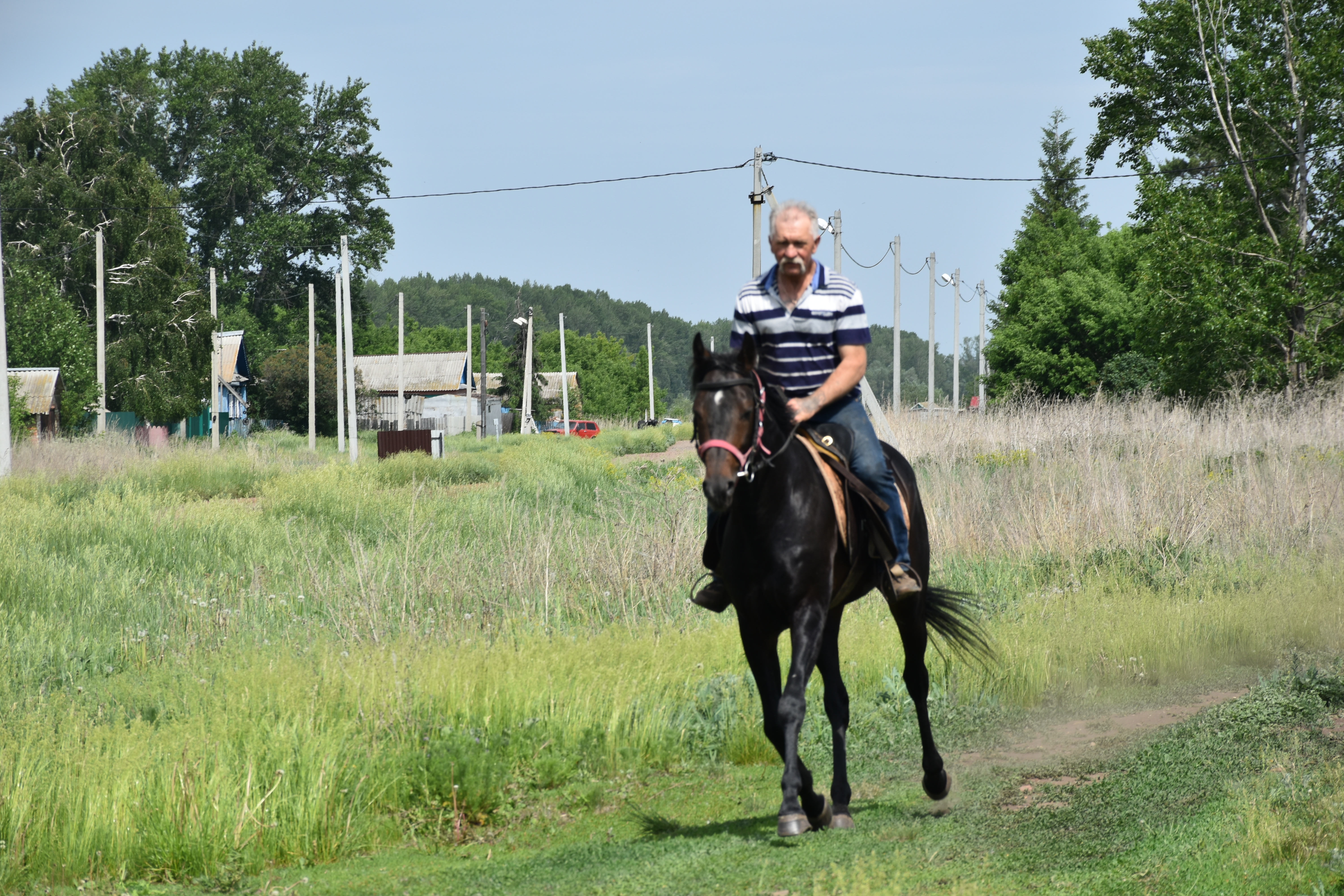 «Я же родом из деревни»: фермер из Мелеузовского района отметил 60-летие