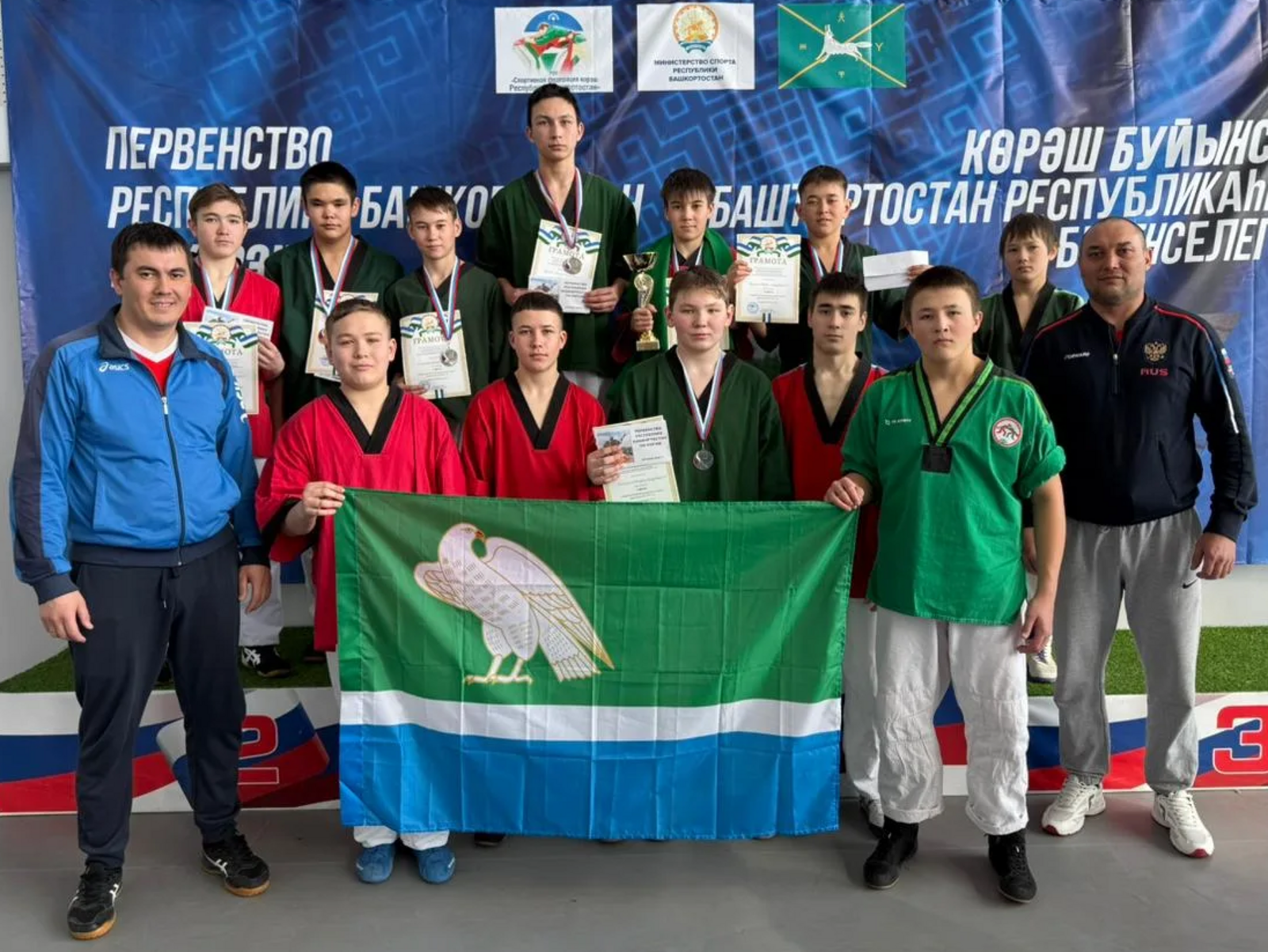 Мелеузовские борцы успешно выступили на республиканском первенстве в Бураево