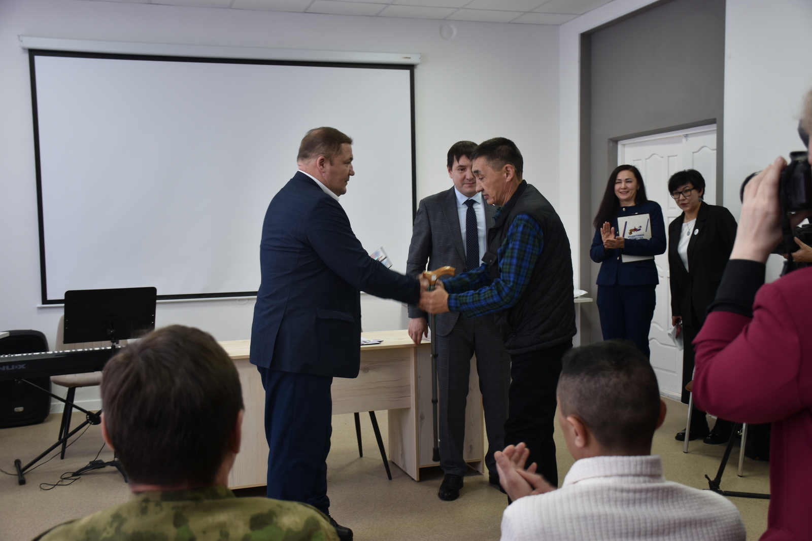 Глава Мелеузовского района встретился с ветеранами СВО