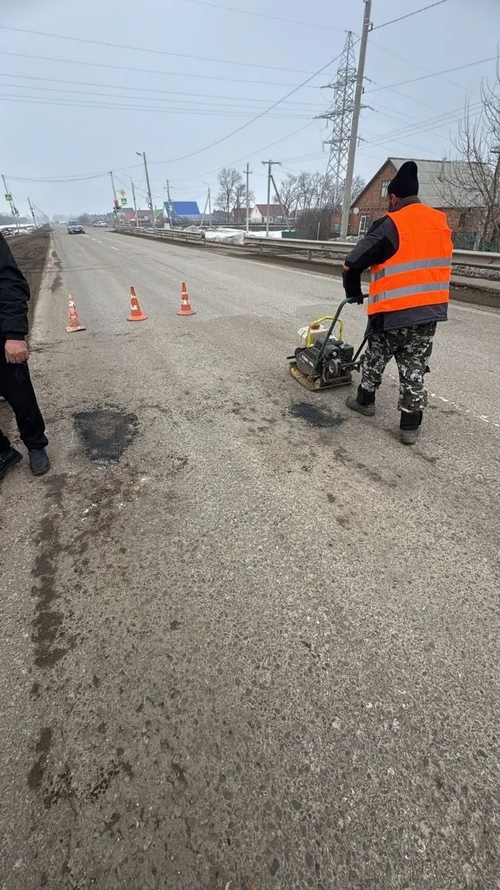 В Мелеузе стартовал ямочный ремонт дорог